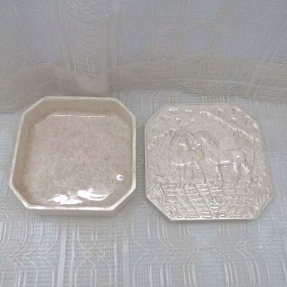 Unicorn Trinket Dish Lidded Speckled Ecru Glazed Square Shaped For Jewelry - Picture 3 of 6